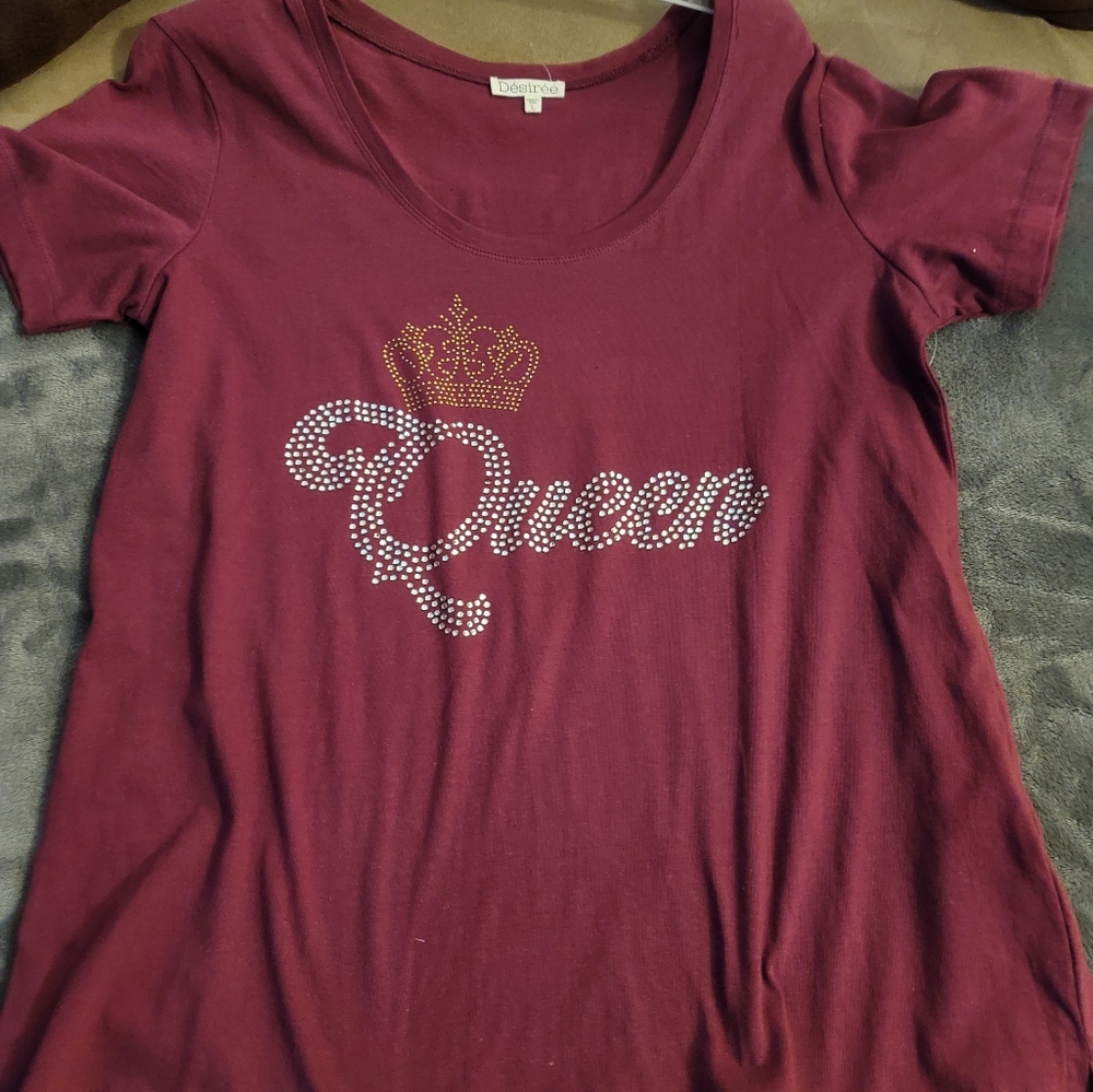 NWT. Desiree purple queen t shirt with silver sequence. Size Large.